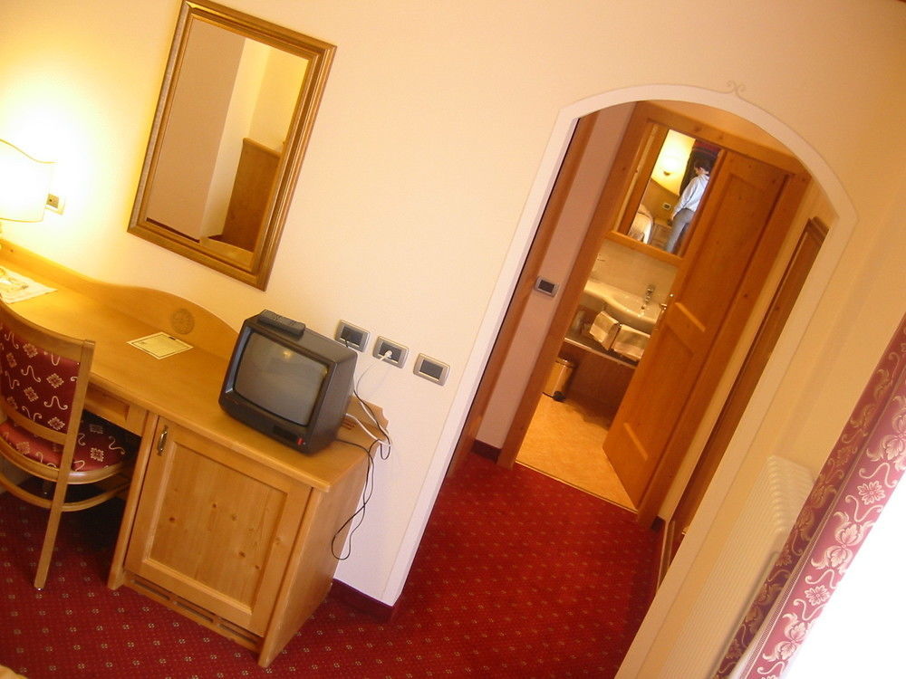 Ariston Lake View Hotel Molveno Εξωτερικό φωτογραφία